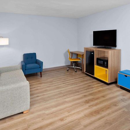 Days Inn & Suites By Wyndham Siler City Eksteriør bilde