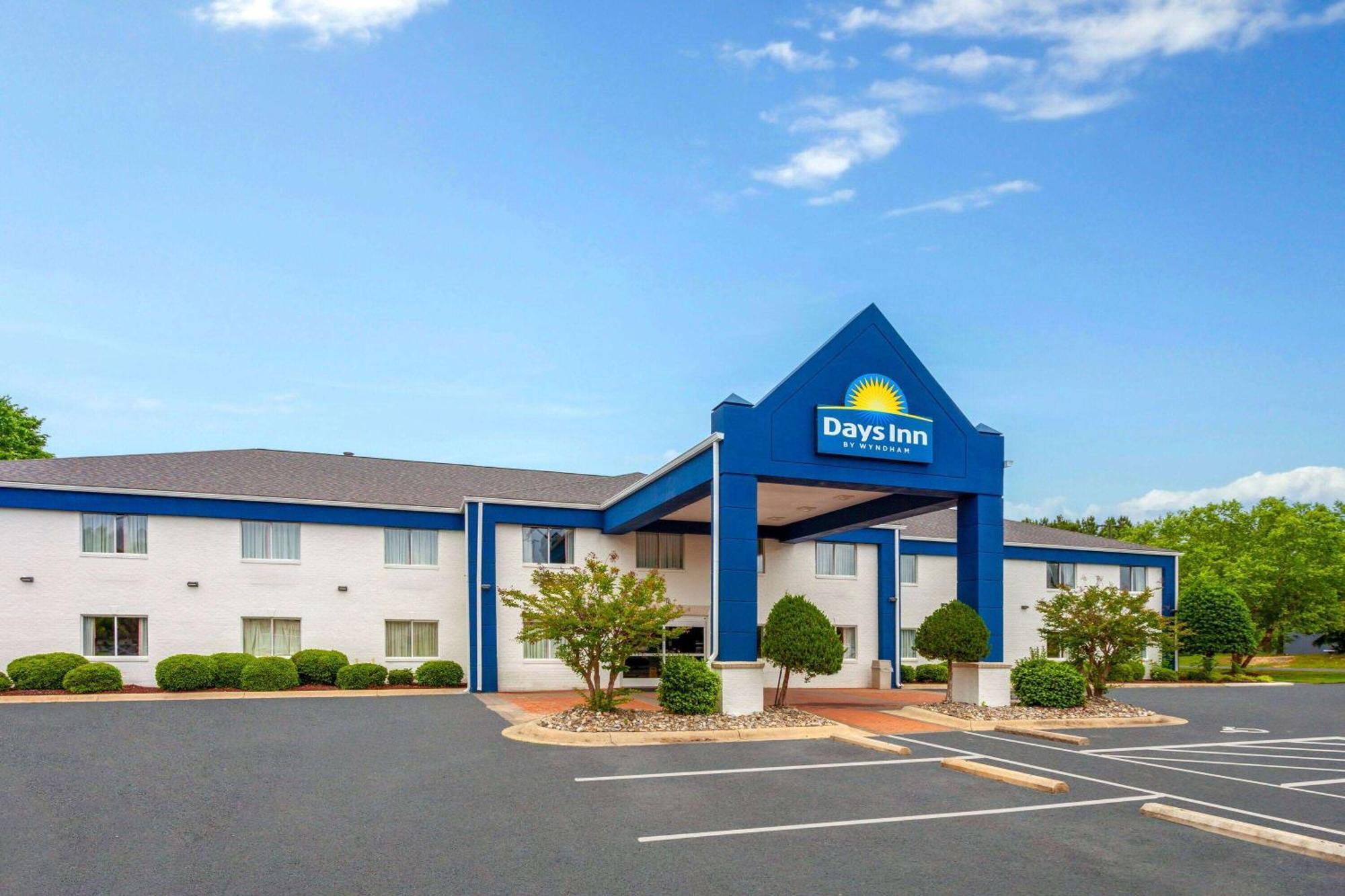 Days Inn & Suites By Wyndham Siler City Eksteriør bilde