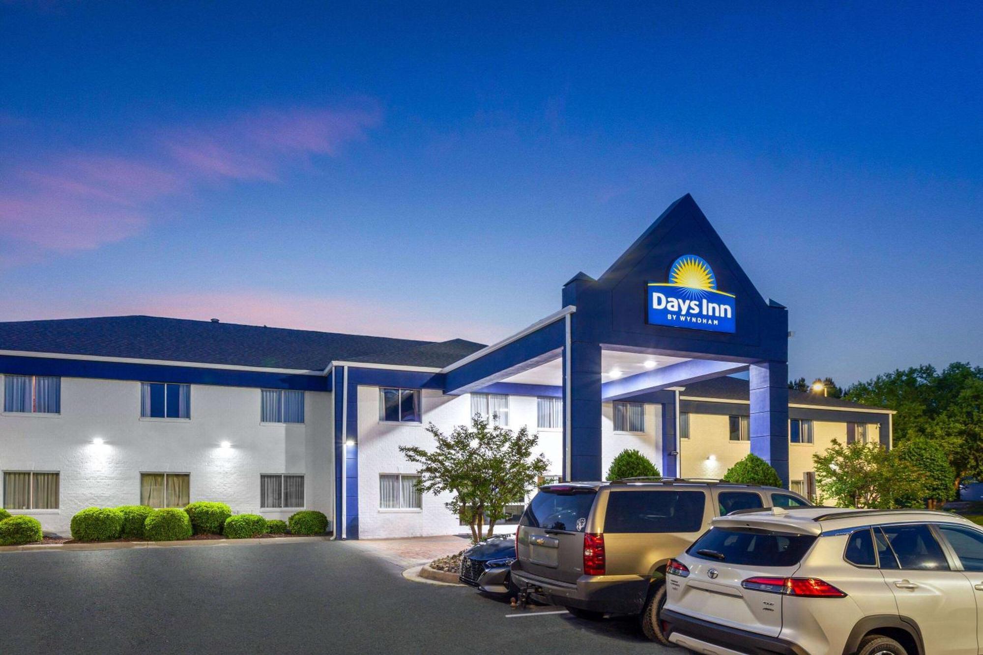 Days Inn & Suites By Wyndham Siler City Eksteriør bilde