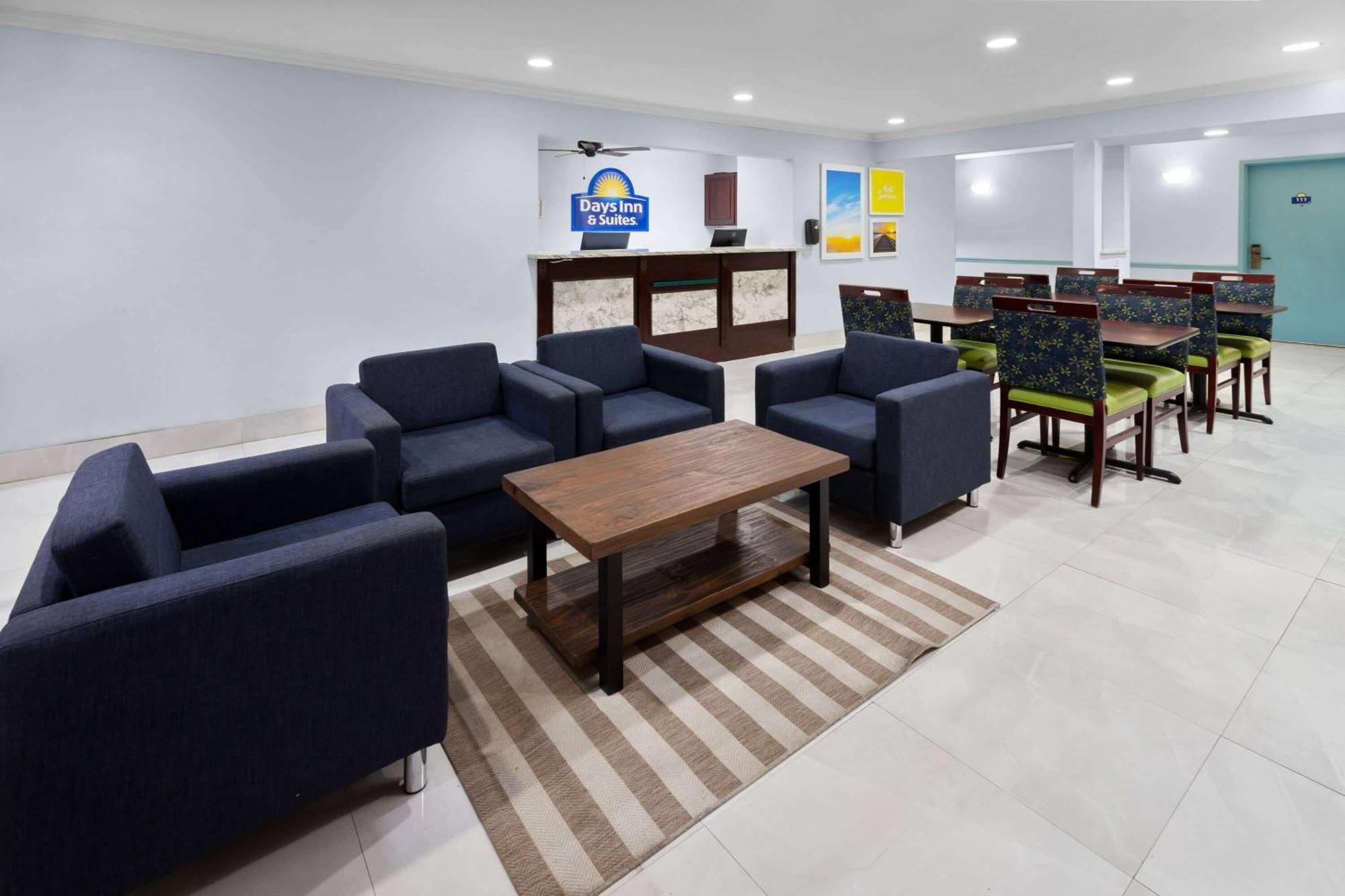 Days Inn & Suites By Wyndham Siler City Eksteriør bilde