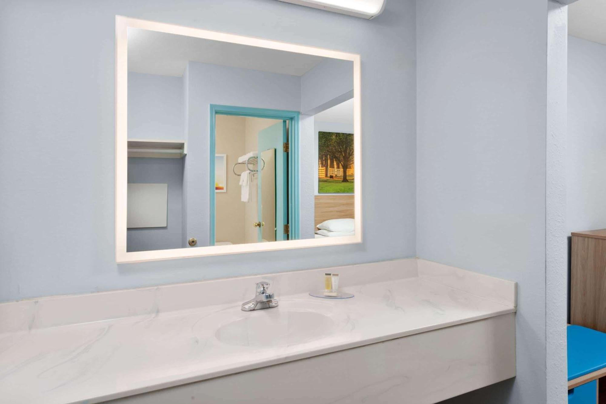 Days Inn & Suites By Wyndham Siler City Eksteriør bilde